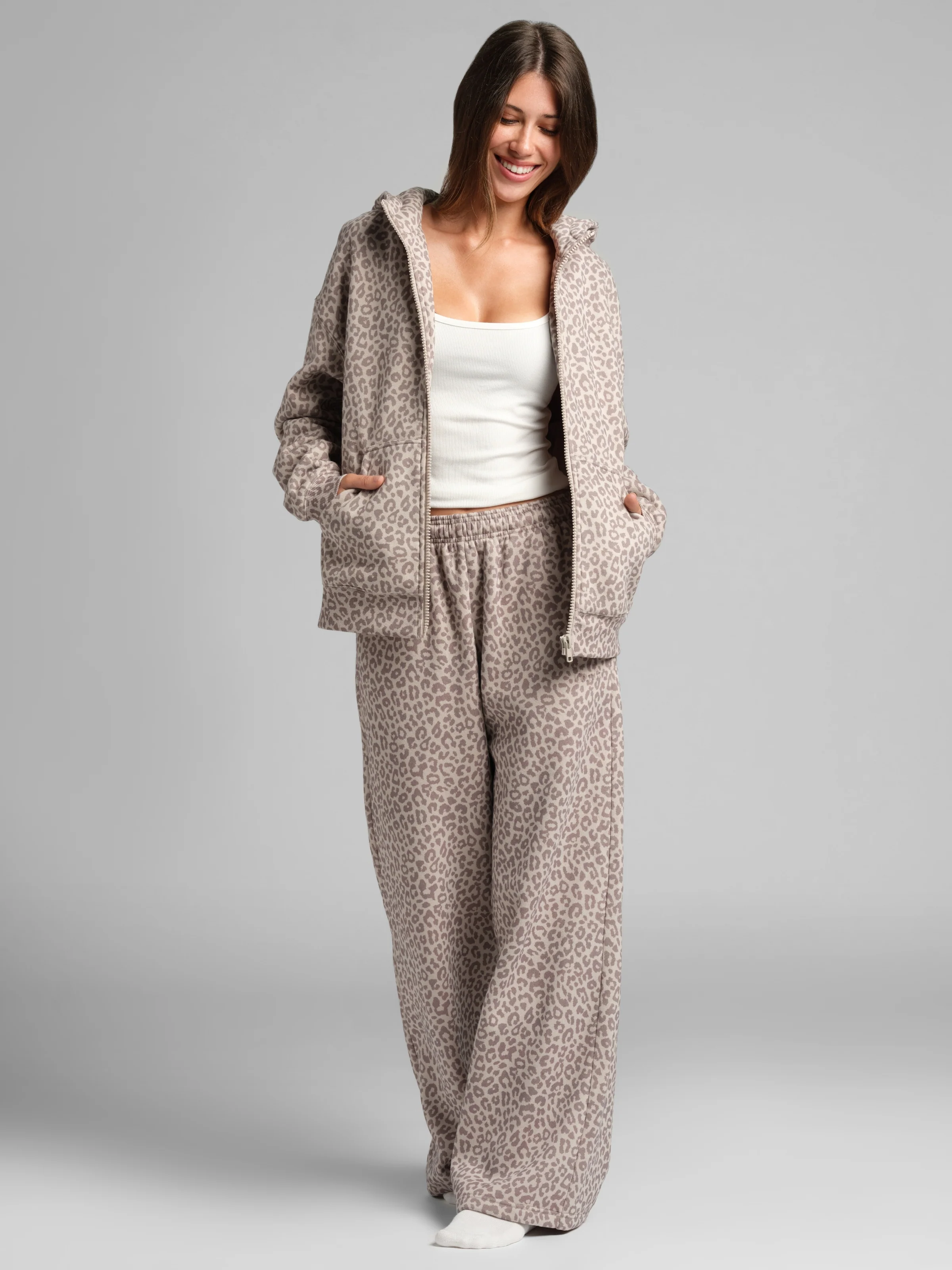 Basic Wide Leg Sweatpants - Image 4