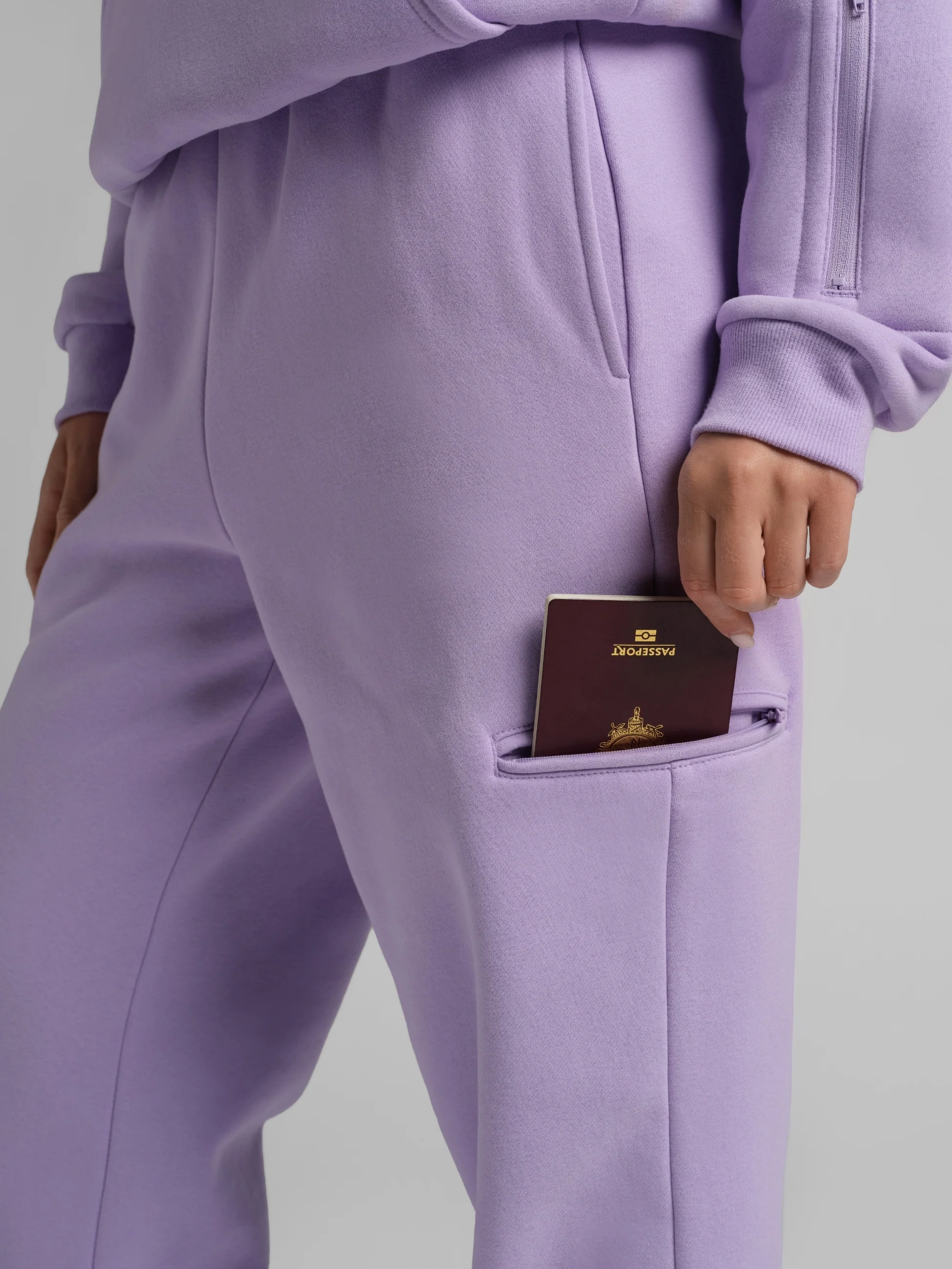Comfrt x tarte Airplane Mode Travel Sweatpants - Image 3