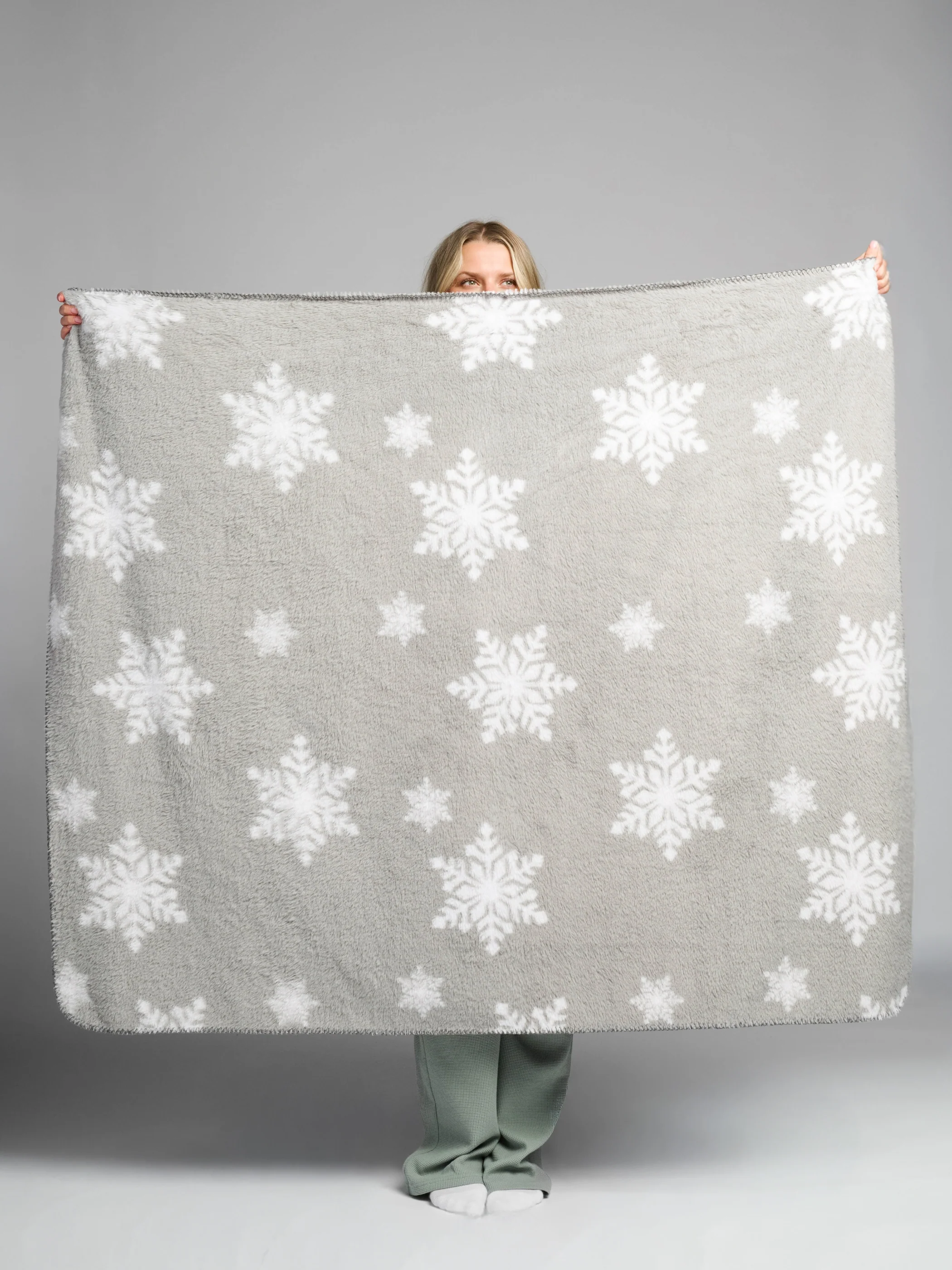 Faux Fur Blanket - Image 8