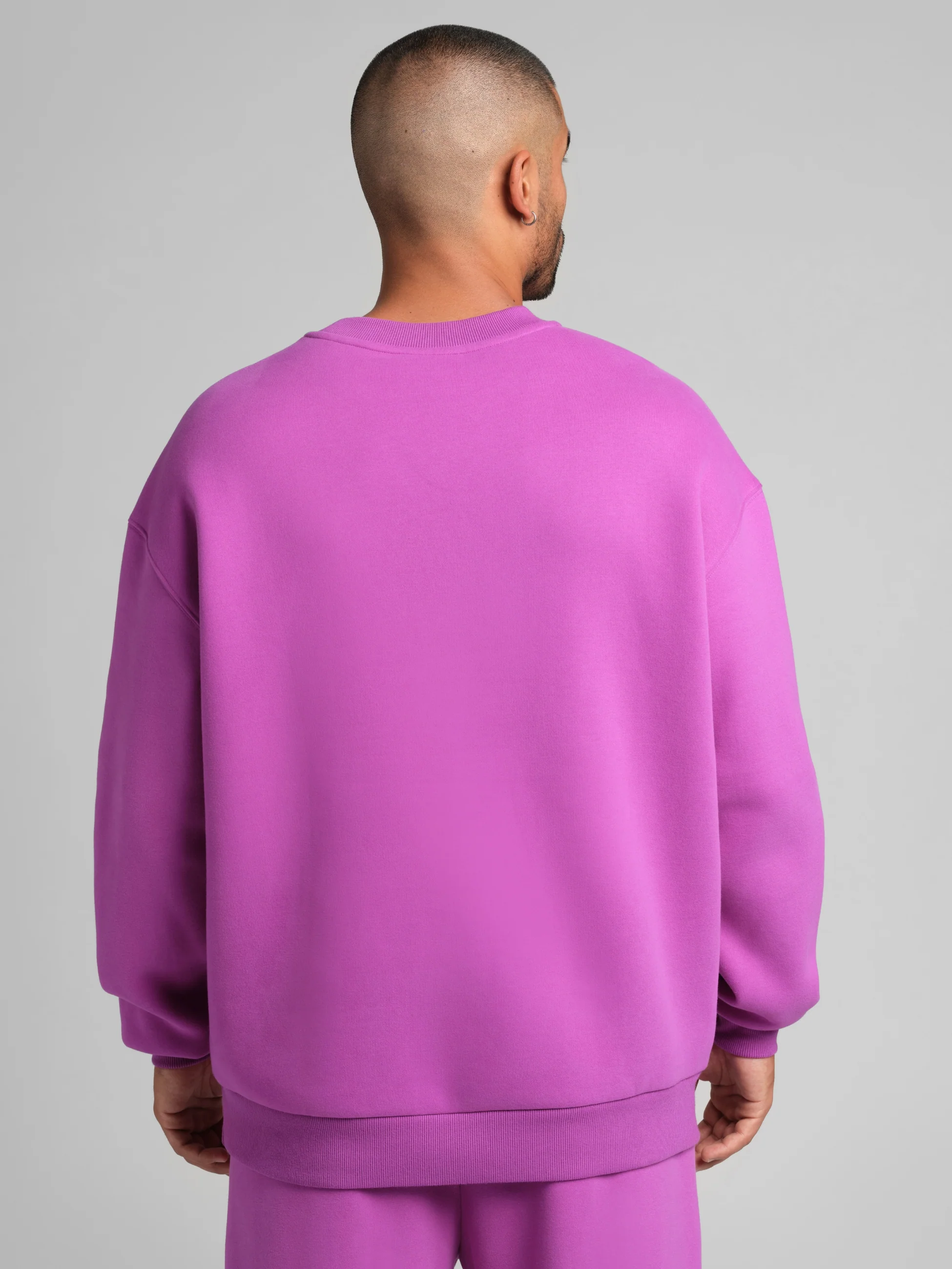 Minimalist Crew - Image 9