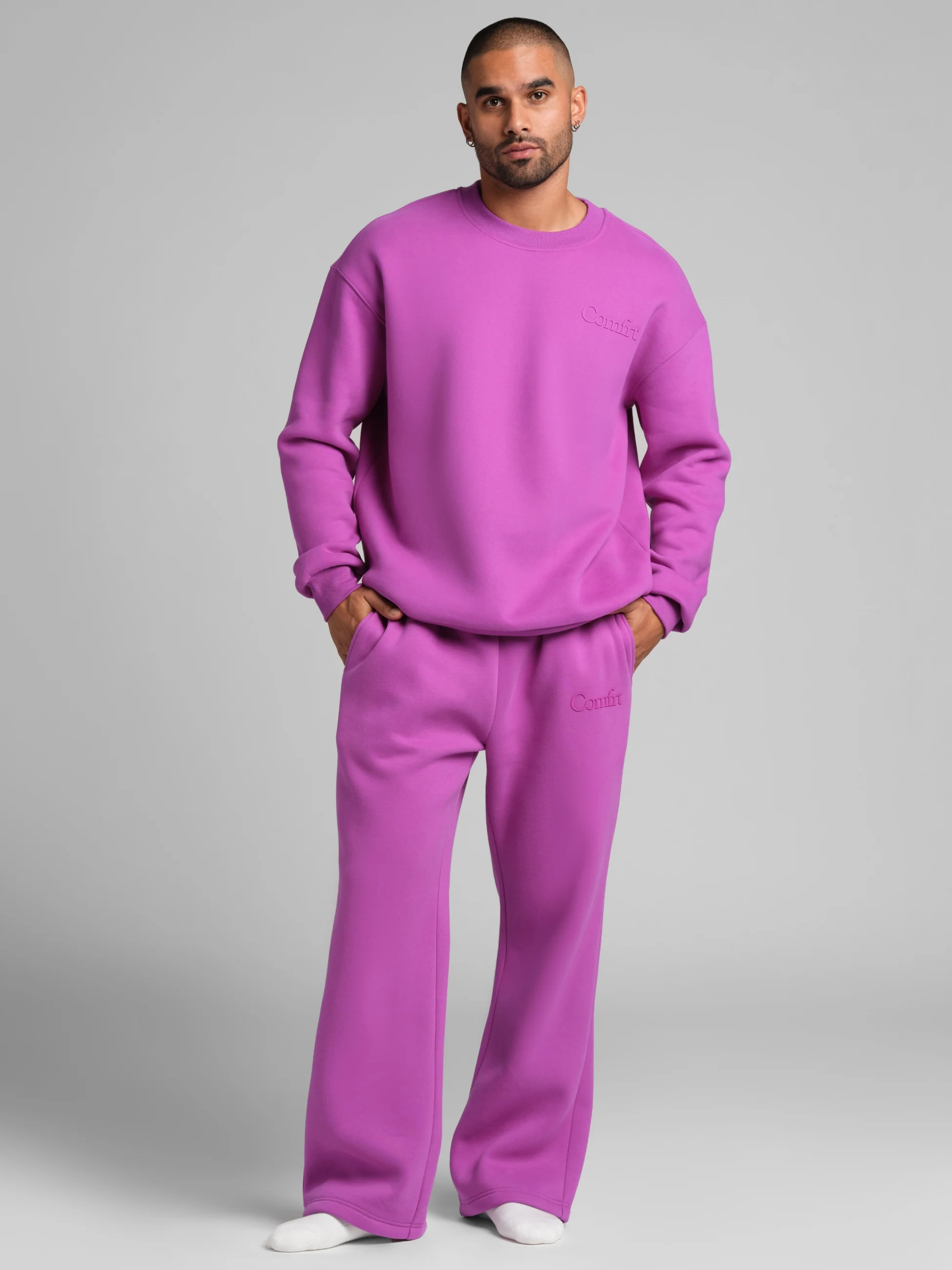 Minimalist Crew - Image 11