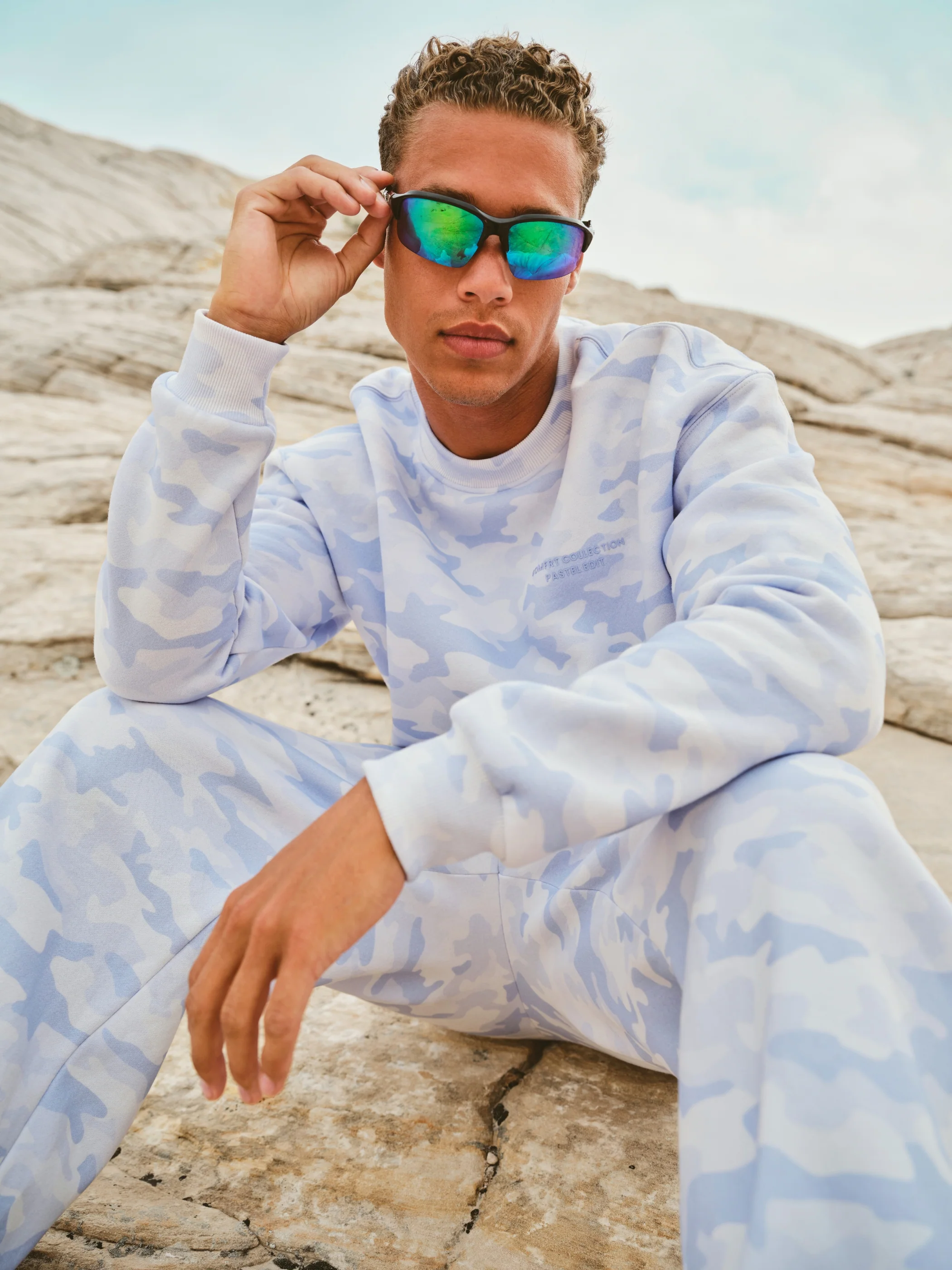 Pastel Crew - Image 24