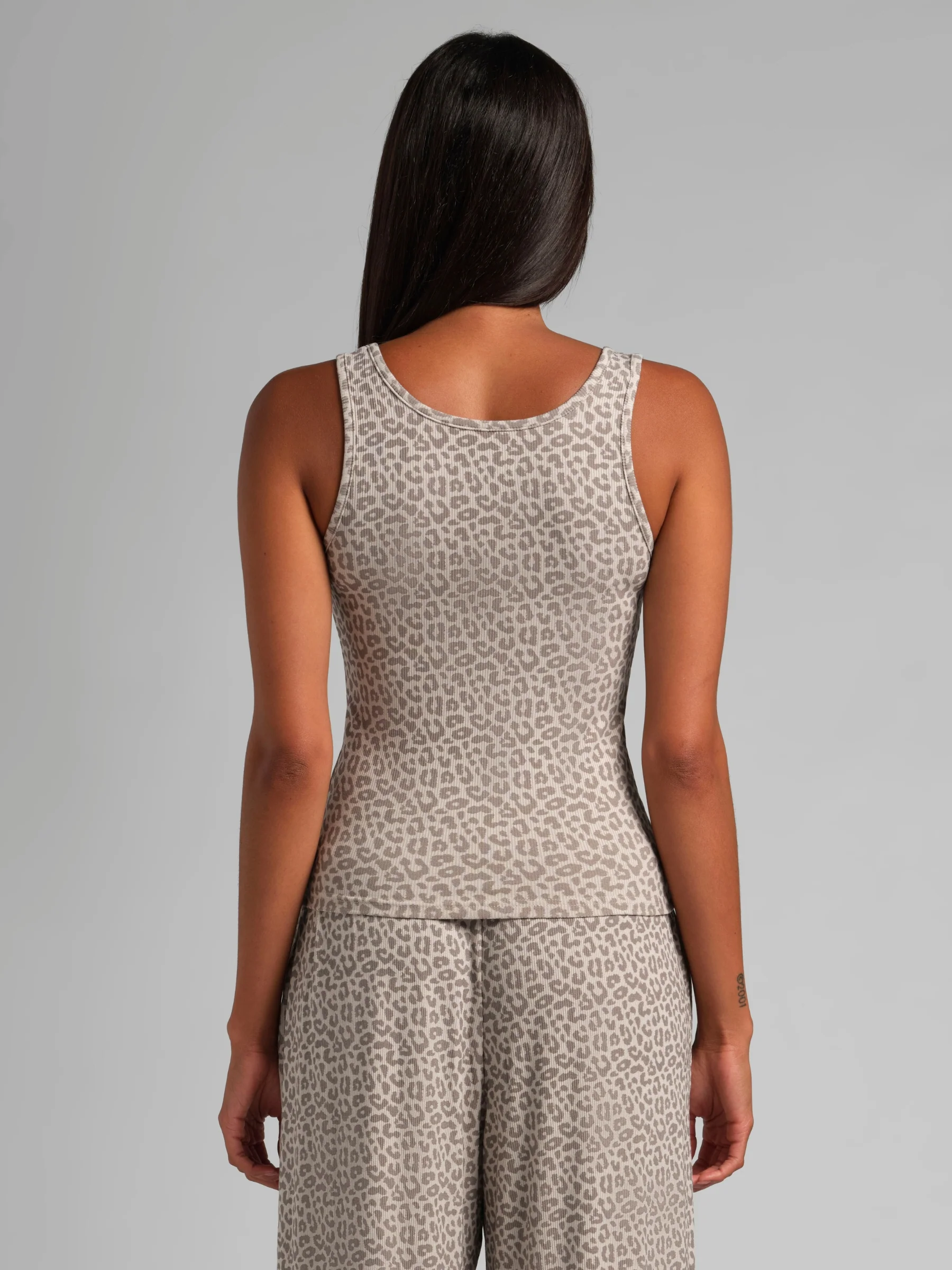 Rib Contour Waist Length Tank - Image 109